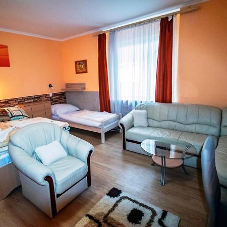 נג'קניז'ה Krisztina Apartman מראה חיצוני תמונה